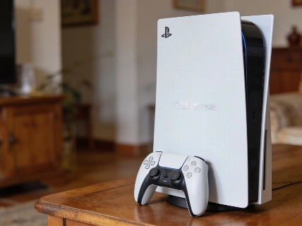 В июле PlayStation Plus расширяет каталог новыми и классическими играми RUSSPAIN