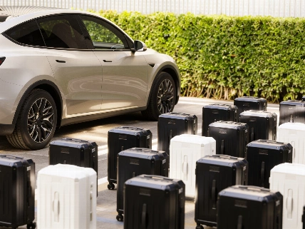 Tesla показала, сколько багажа вмещает новый Model Y L RUSSPAIN.RU
