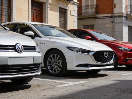 VW Golf, Kia K4 или Mazda3: кто стал новым лидером среди компактных RUSSPAIN.RU