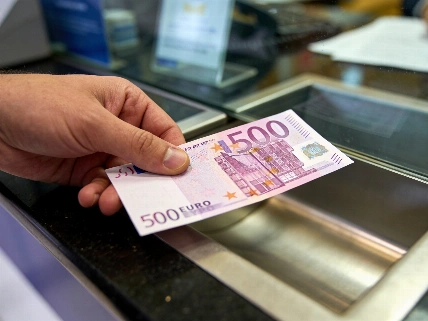 Hacienda усиливает контроль за наличными: особое внимание к купюрам 500 евро RUSSPAIN.RU