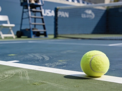 Карлос Алькарас шагает в четвертьфинал US Open — ни одного проигранного сета RUSSPAIN.RU