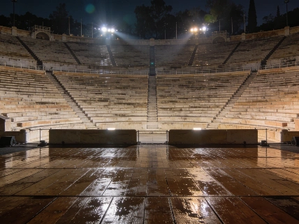 Опасная влажность на сцене Teatre Grec не сорвала выступление Rosas RUSSPAIN