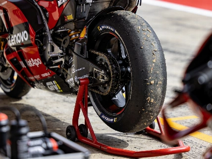 Мощная атака Márquez на первой же дуге принесла победу Ducati RUSSPAIN