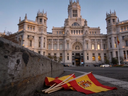 Vox использовала минуту молчания для протеста против правительства RUSSPAIN.RU