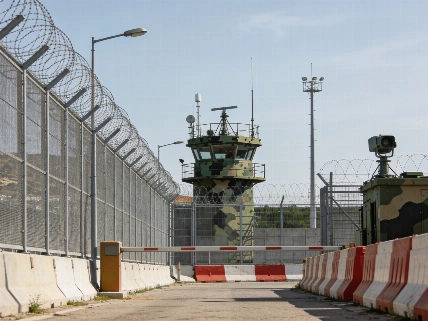 В Сеуте и Мелилье приостановили новые отпуска для Guardia Civil RUSSPAIN