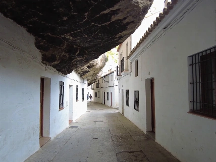 Setenil de las Bodegas прячет улицы под скалой RUSSPAIN.RU