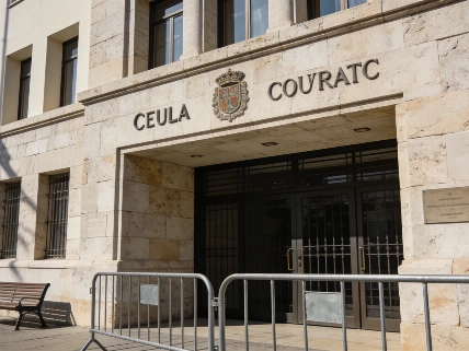 Суд вызывает главу Сеуты: что скрывается за массовым прорывом мигрантов RUSSPAIN.RU