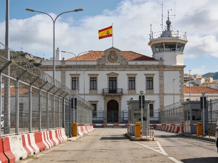 Власти Испании вводят единое управление кризисом в Сеуте RUSSPAIN
