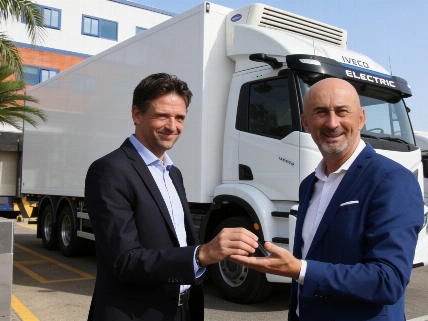 Первый тяжелый электрокамион Iveco начал работу в Испании RUSSPAIN