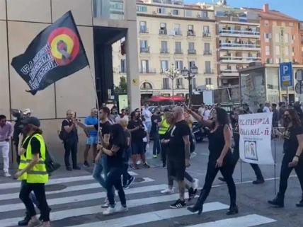 "Проваливайте, содомиты!" Марш против ЛГБТ в гей-квартале Мадрида RUSSPAIN.RU