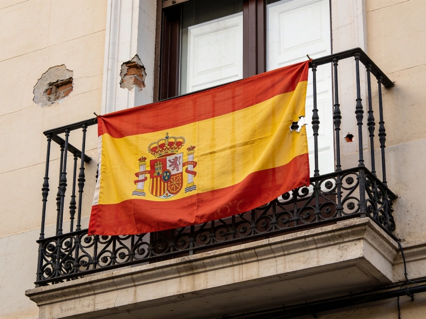 Флаг Испании на балконе: когда это может обойтись в 3 000 евро RUSSPAIN