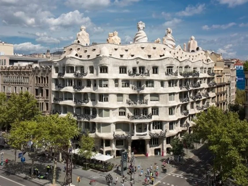 La Pedrera La Pedrera, obra de arte total | Gaudí en Barcelona RUSSPAIN