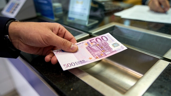 Hacienda усиливает контроль за наличными: особое внимание к купюрам 500 евро RUSSPAIN.RU