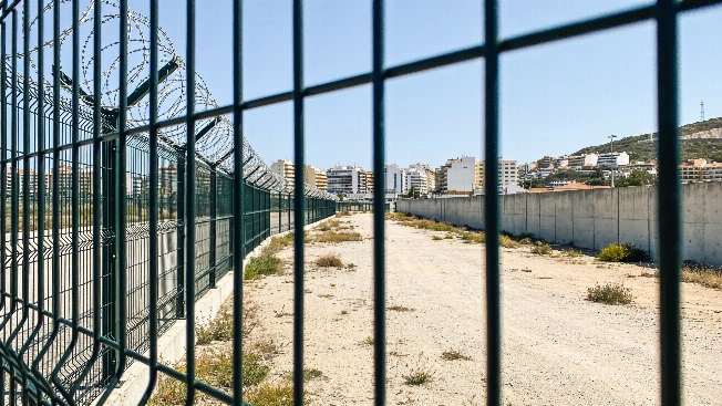 Власти вводят единый штаб для управления миграционным кризисом в Ceута RUSSPAIN