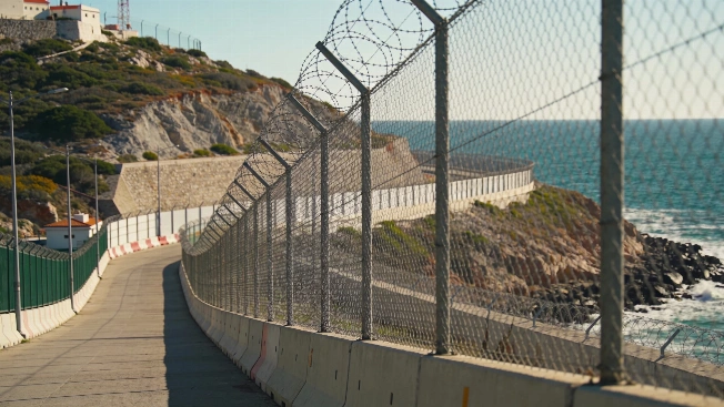 В Ceuta за сутки прибыло более 40 000 нелегальных мигрантов RUSSPAIN