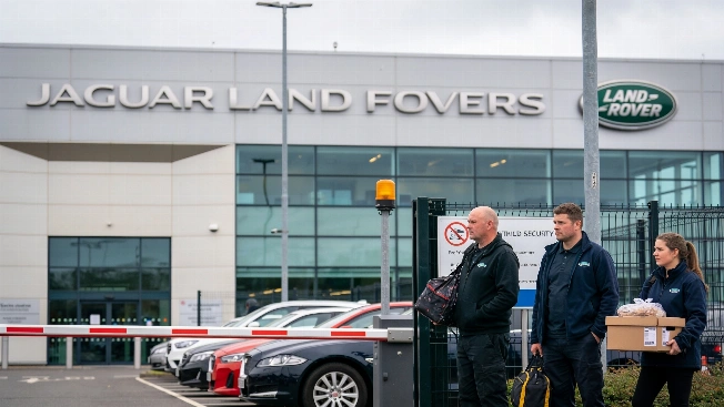 Jaguar Land Rover урезает штат: минус 4 000 человек за два года RUSSPAIN.RU