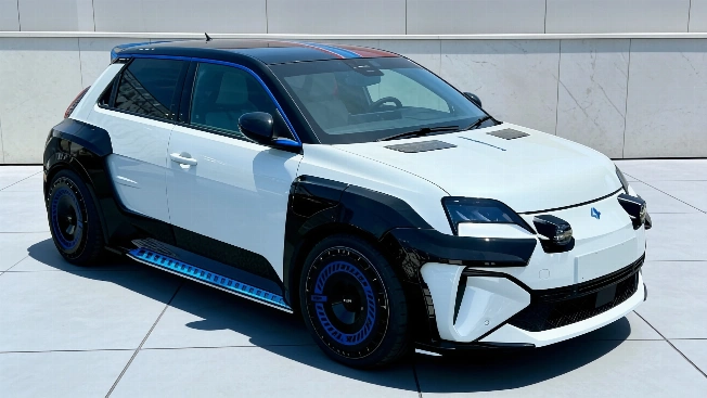 Milltek превращает Renault 5 и Alpine A290 в современные «culogordo» RUSSPAIN