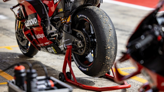 Мощная атака Márquez на первой же дуге принесла победу Ducati RUSSPAIN