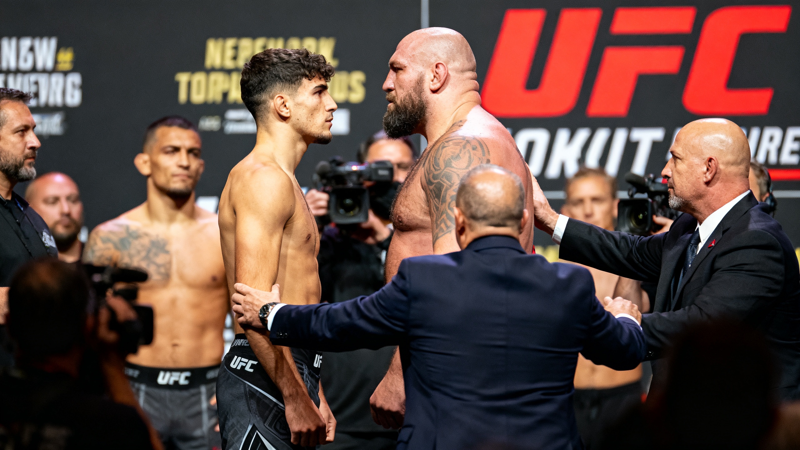 Инцидент с удалением бойца произошёл в Ньюарке на фоне подготовки к UFC Freedom 250 RUSSPAIN