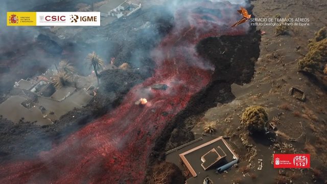 Буквально горячая тема дня. Бушующий вулкан набирает силу и ярость RUSSPAIN