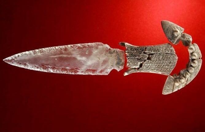 В Испании нашли "магический" хрустальный кинжал с 5000-летней историей RUSSPAIN