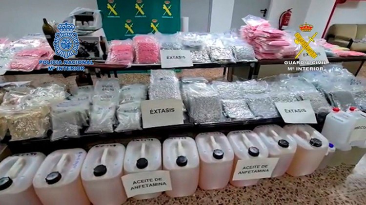 Полиция изъяла крупнейшую в Испании партию синтетических наркотиков RUSSPAIN