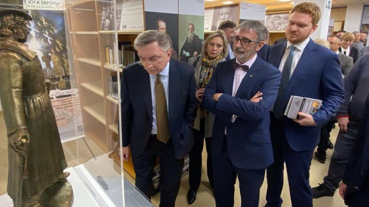 В ИСПАНИИ. БЮСТ РУССКОМУ ПОСЛУ И ПУШКИНСКАЯ БИБЛИОТЕКА RUSSPAIN