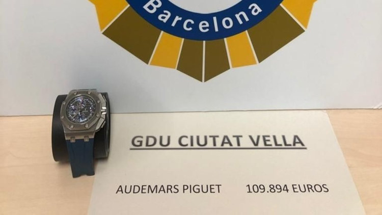 Туристу в Барселоне вернули украденные часы стоимостью 110 тыс. евро RUSSPAIN