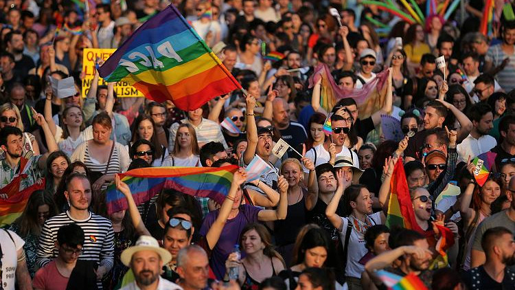 Когда гомосексуальность перестала быть преступлением в Европе? RUSSPAIN