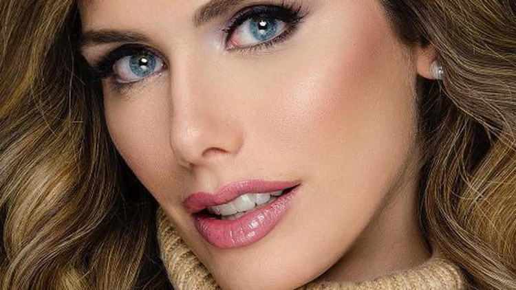 La reina de belleza española, Angela Ponce, de 27 años RUSSPAIN
