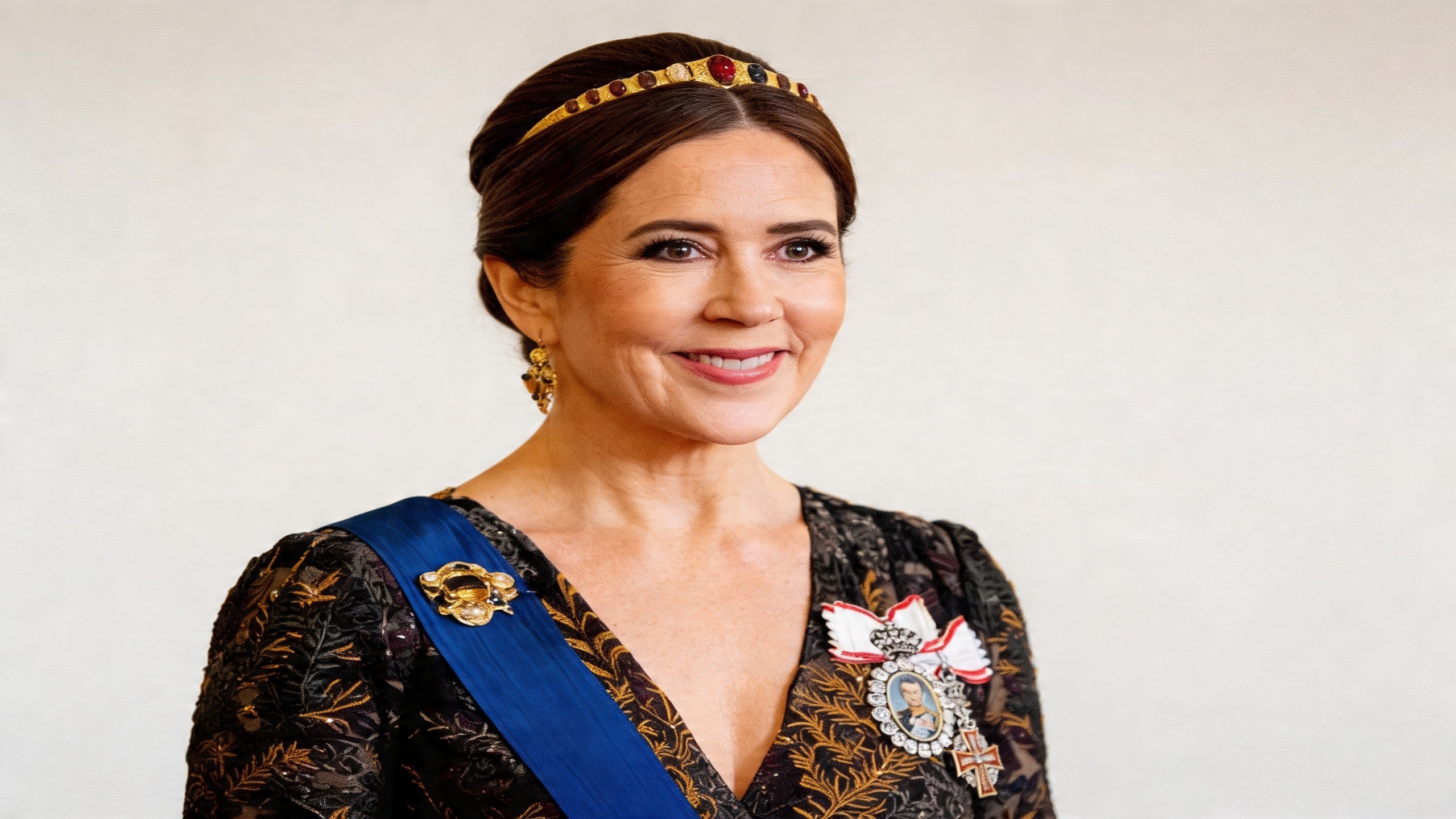 История серёг из осколков: украшения Mary de Dinamarca с королевским символизмом RUSSPAIN