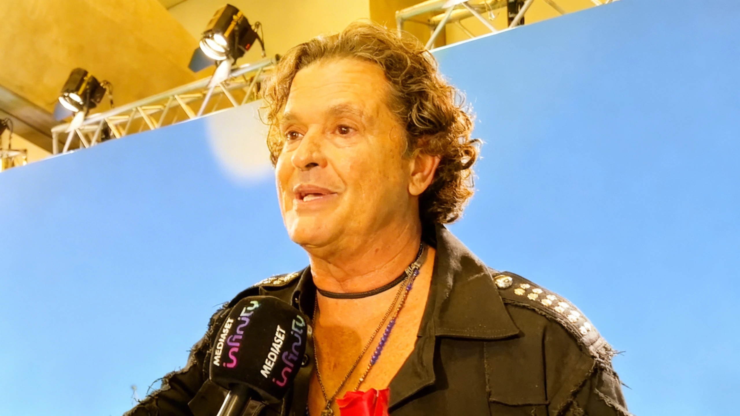 Что связывает Carlos Vives и Shakira с испанской сценой RUSSPAIN