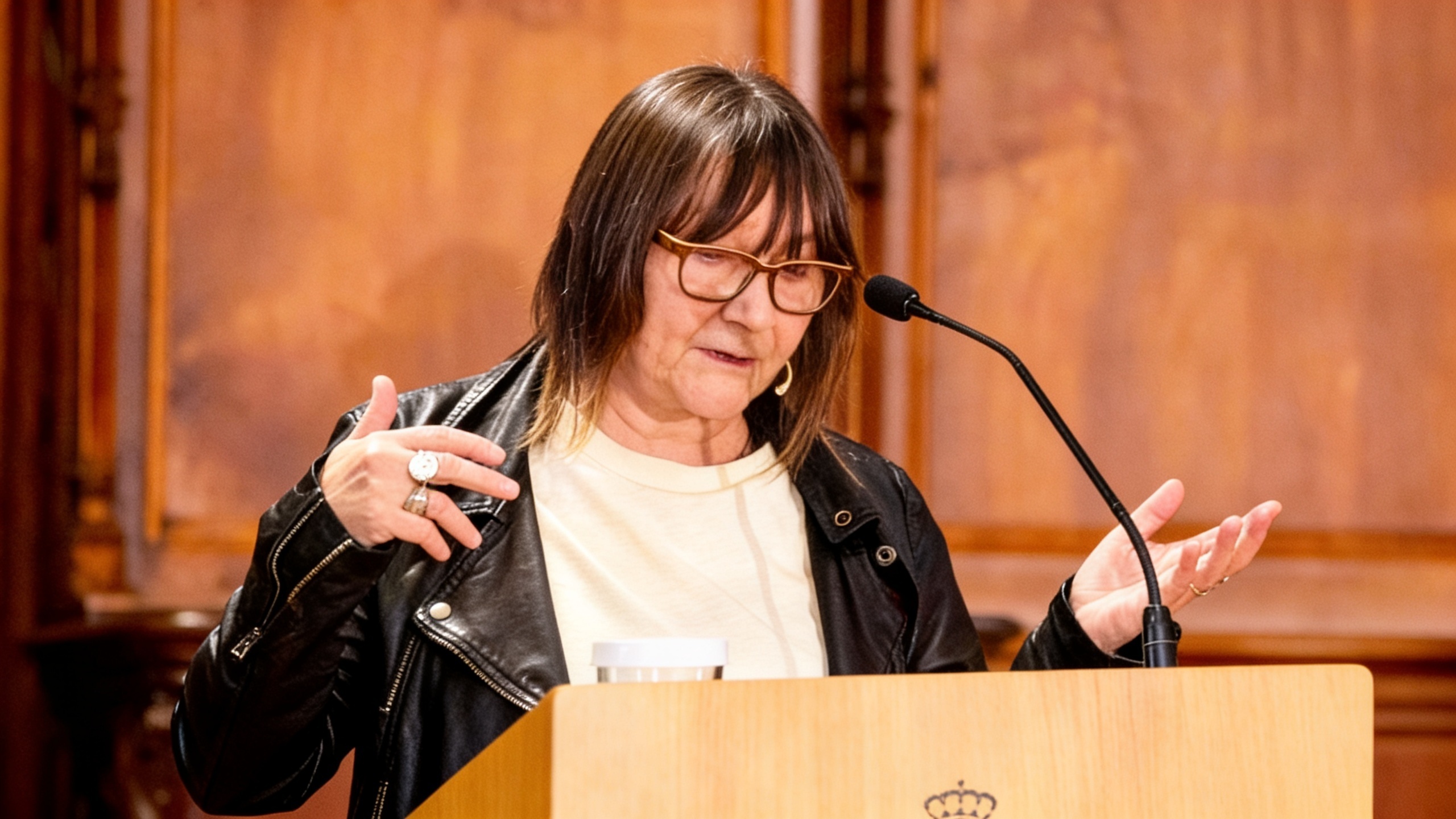 В Барселоне сотрудники библиотек сорвали выступление Ali Smith на Sant Jordi RUSSPAIN