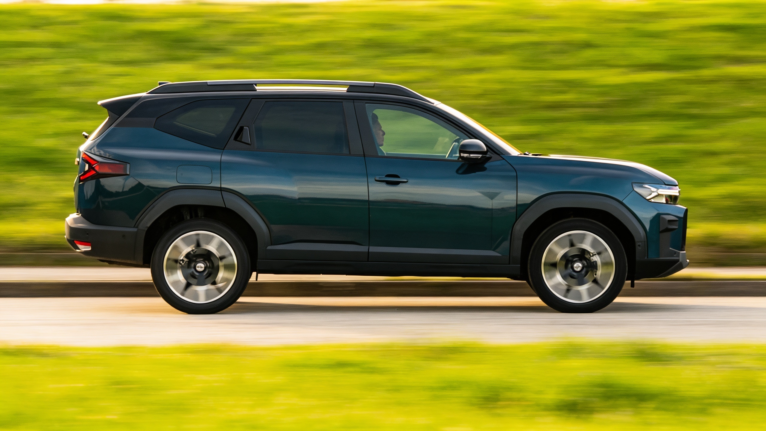 Четыре SUV с багажником больше, чем у универсала: что предлагают Skoda, Opel, Dacia и GWM RUSSPAIN