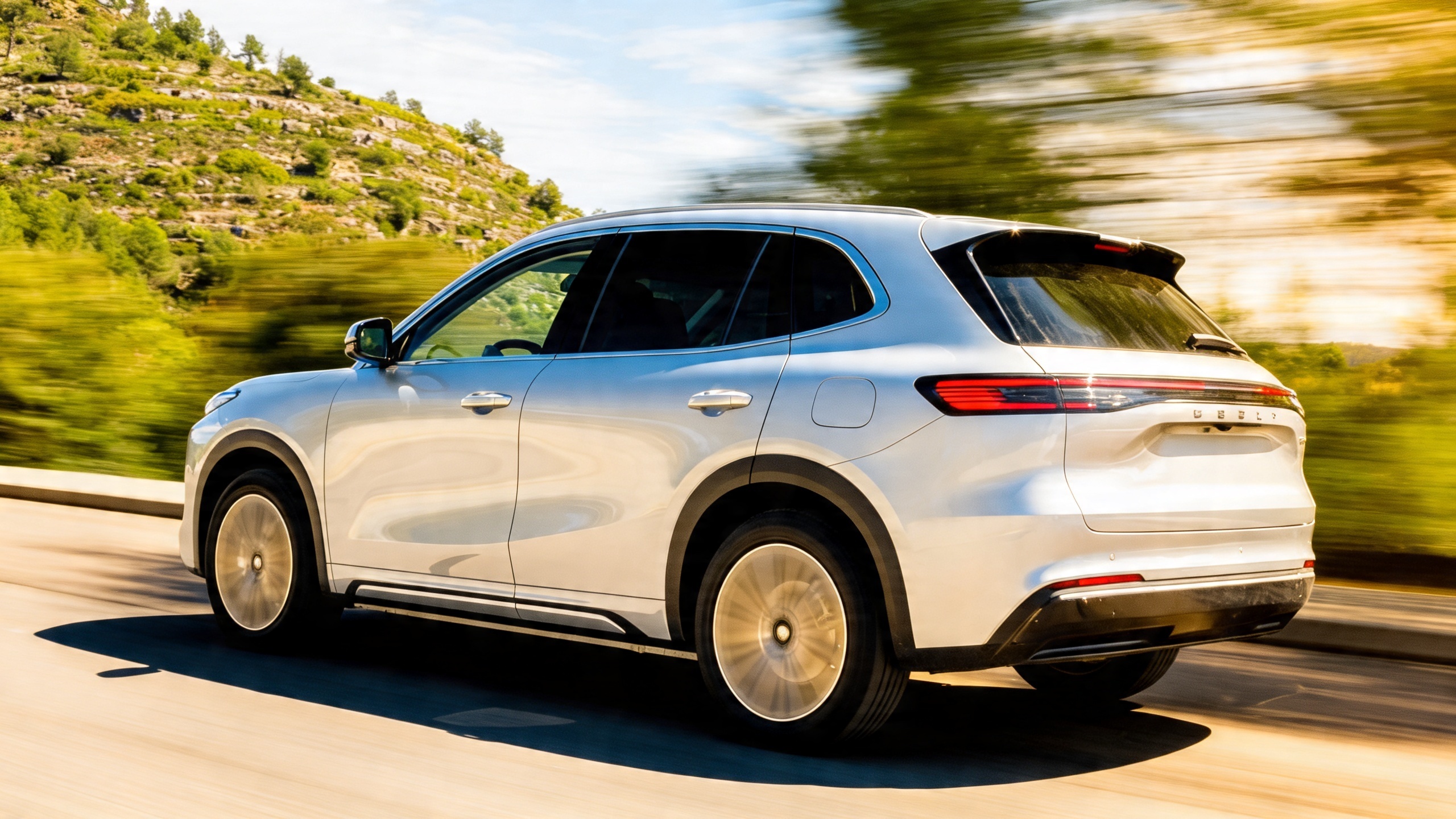 Гибридные Geely Monjaro и Preface с i-HEV: что меняет новый мотор для рынка Испании RUSSPAIN