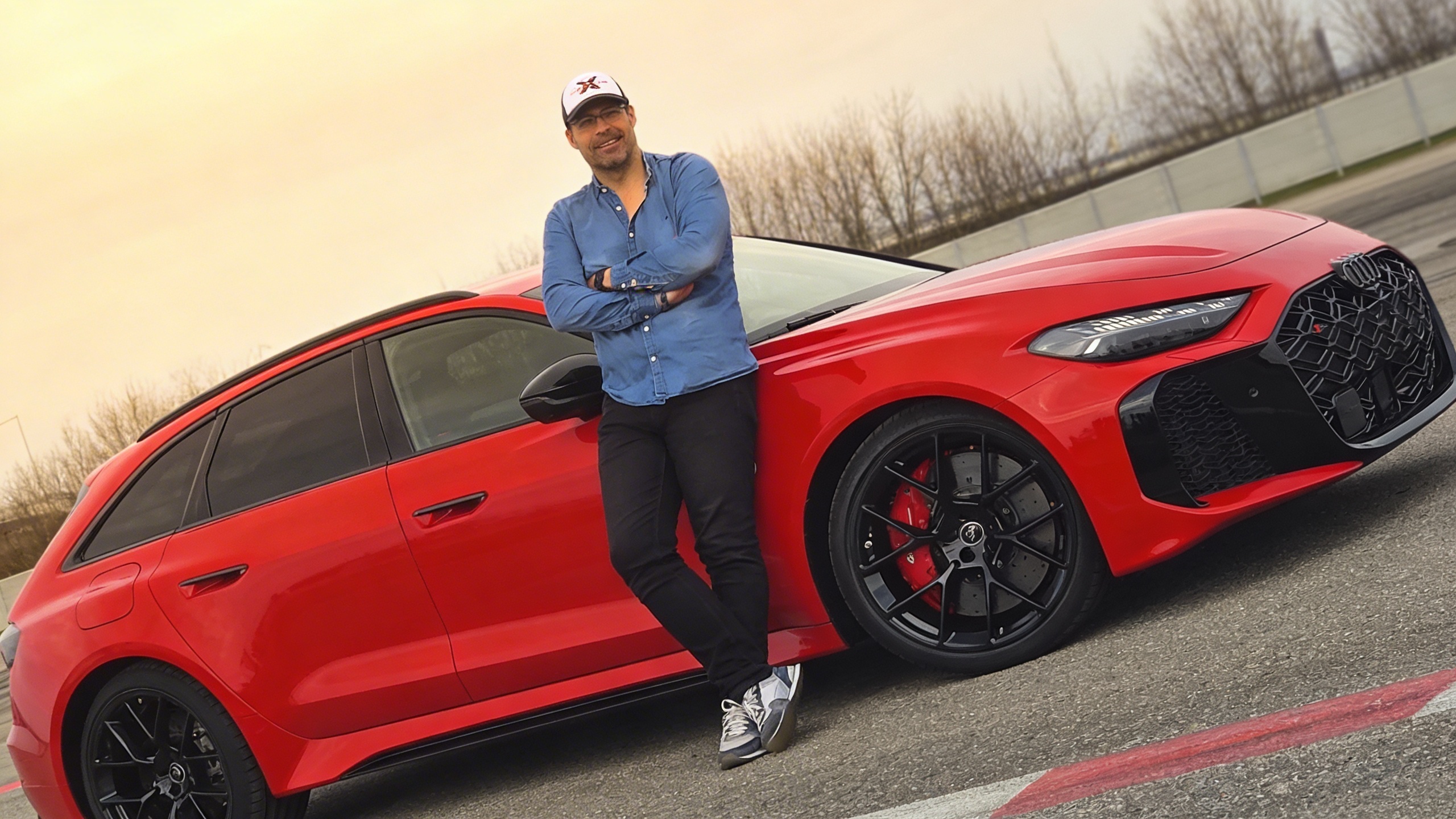 Audi RS 5 Avant 2026: гибрид, который пугает даже суперкаровладельцев RUSSPAIN