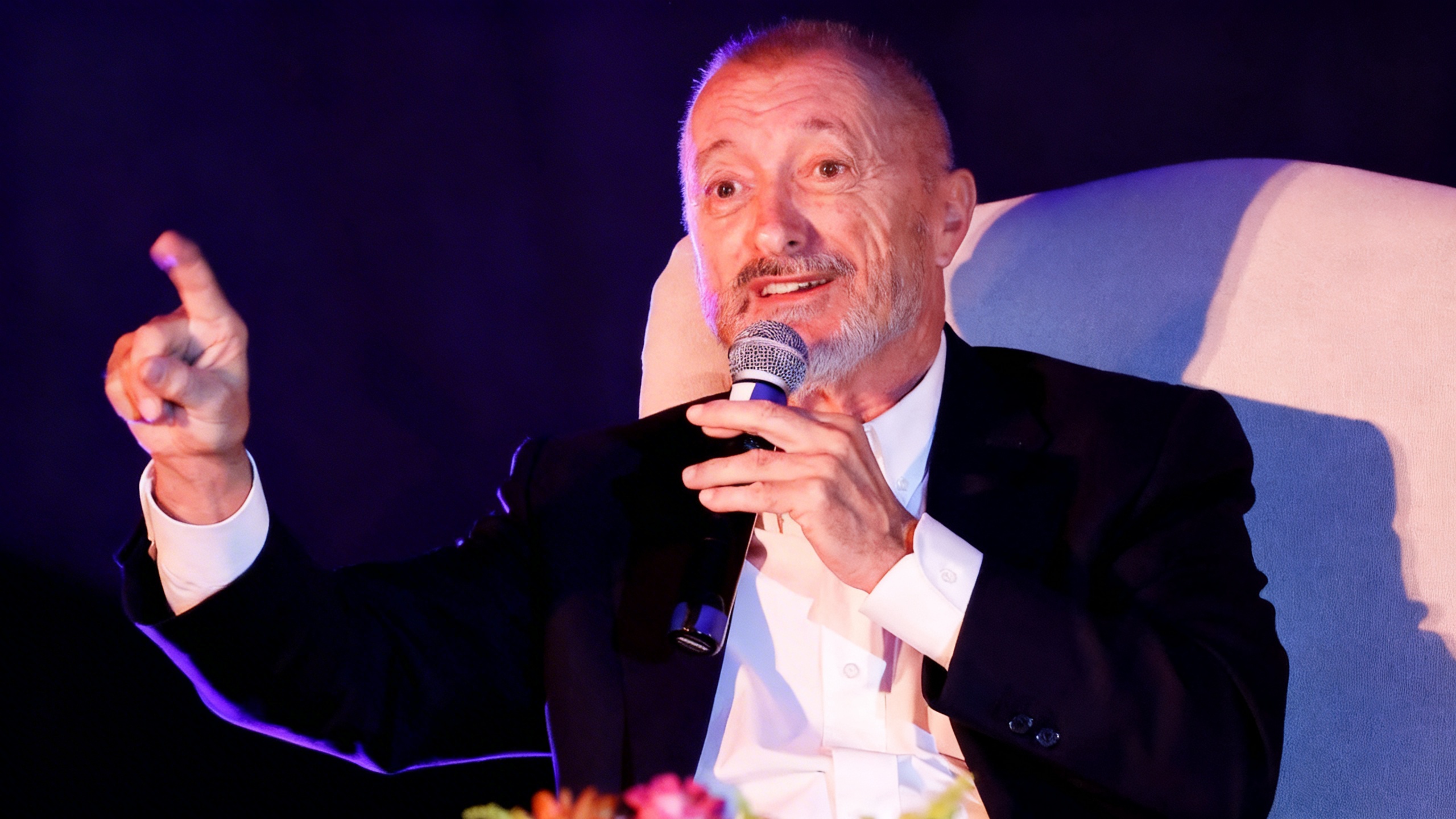 Слова Pérez Reverte о войне вскрыли опасную трещину в испанском обществе RUSSPAIN