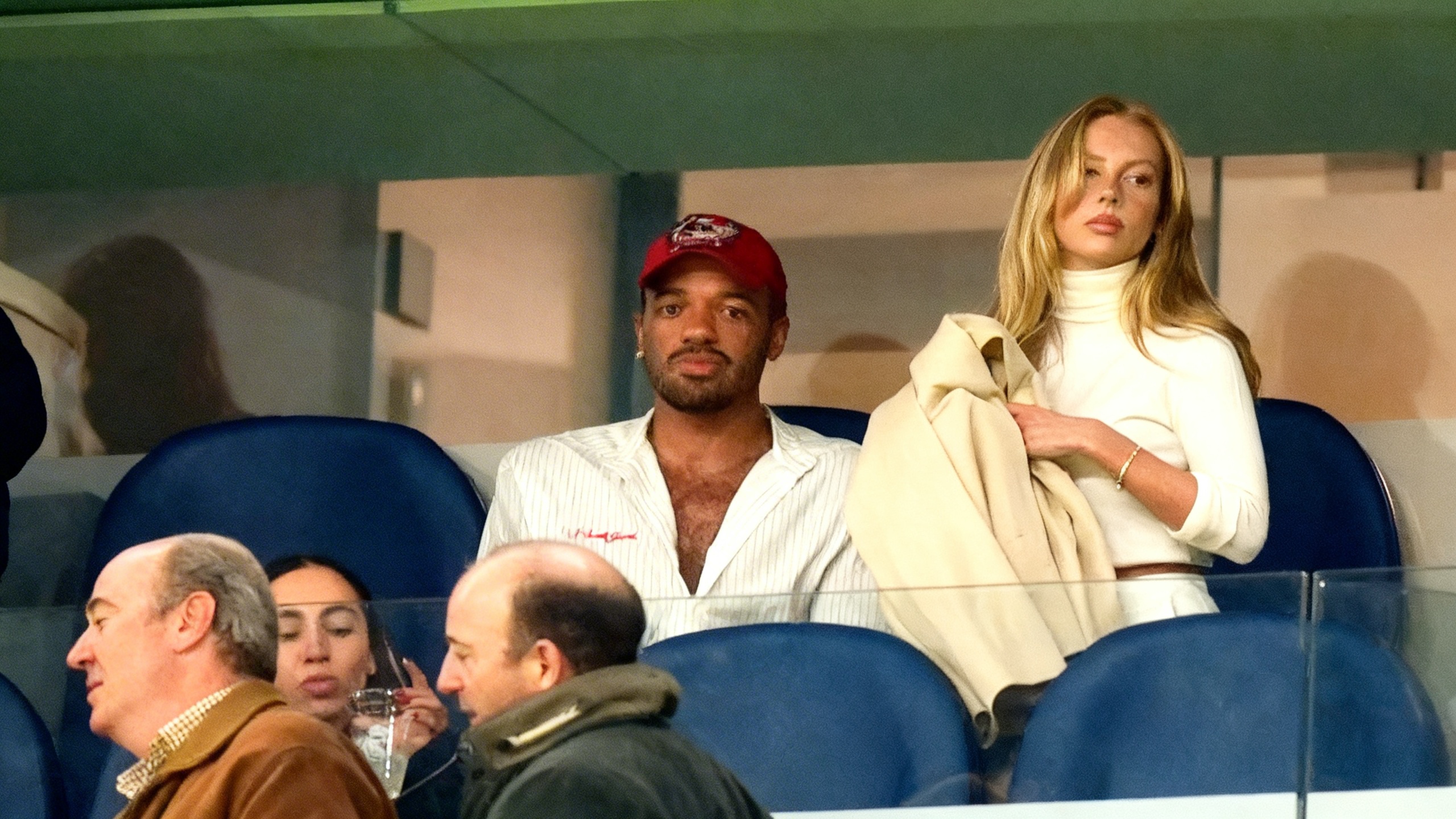 Вся ложа Bernabéu замерла: Expósito и Mbappé — совпадение или игра на публику? RUSSPAIN