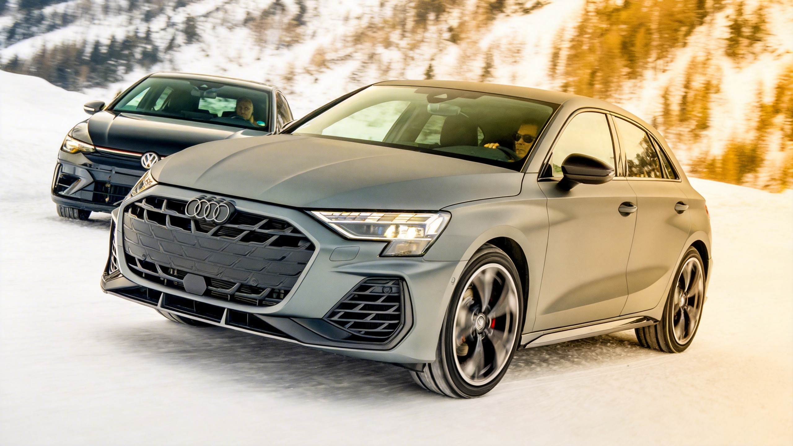 Audi S3 обходит Golf R на снегу благодаря новой системе RUSSPAIN