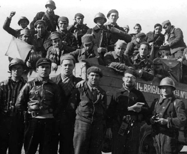 Бойцы и командиры 14-й интернациональной бригады в Торрелодонесе. 1937 RUSSPAIN © russpain.ru