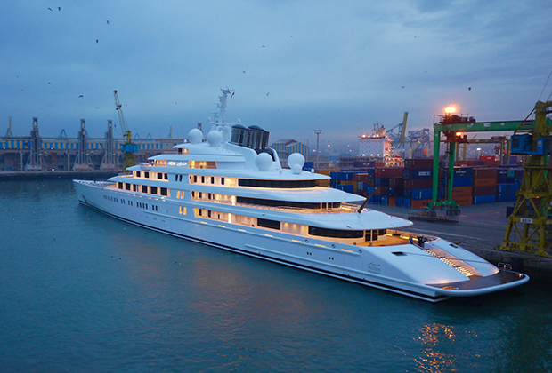 Принадлежащая президенту ОАЭ моторная яхта Azzam RUSSPAIN © russpain.ru